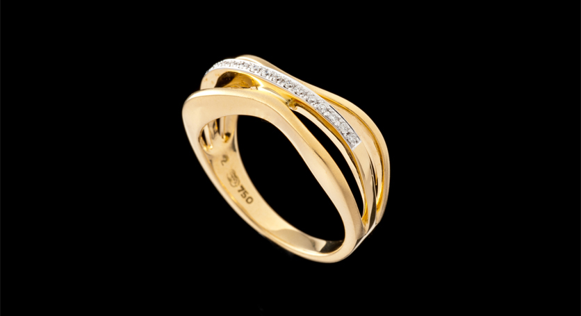 18K Yellow Gold with Diamond Ring