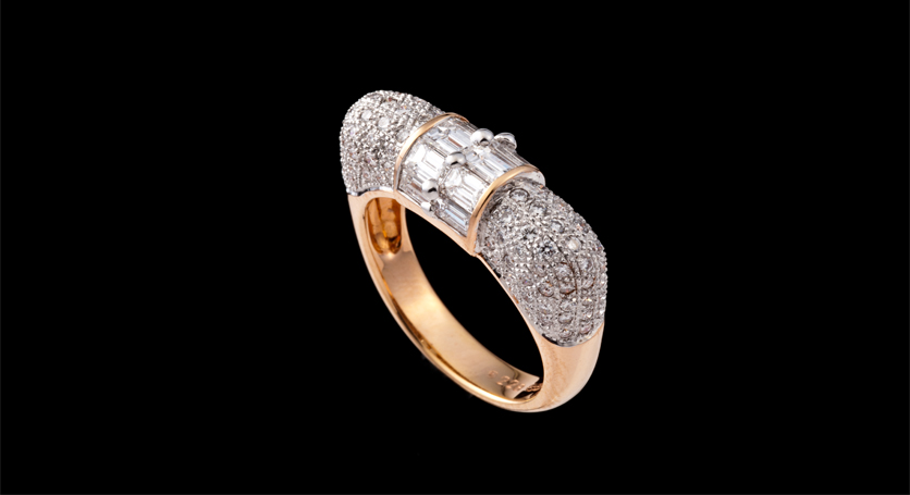 18K Yellow Gold with Diamond Ring