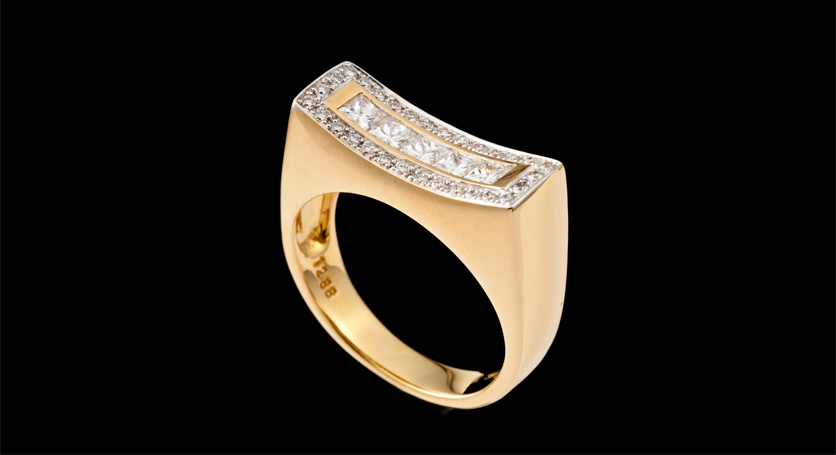18K Yellow Gold with Diamond Ring
