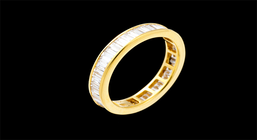 18K Yellow Gold with Diamond Ring