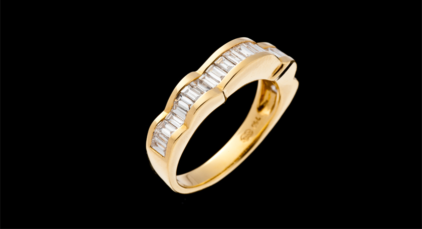 18K Yellow Gold with Diamond Ring