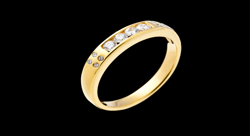 18K Yellow Gold with Diamond Ring