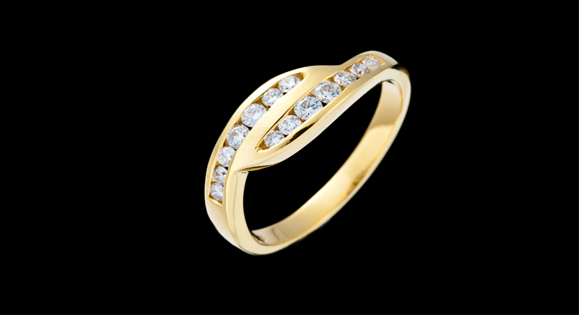 18K Yellow Gold with Diamond Ring