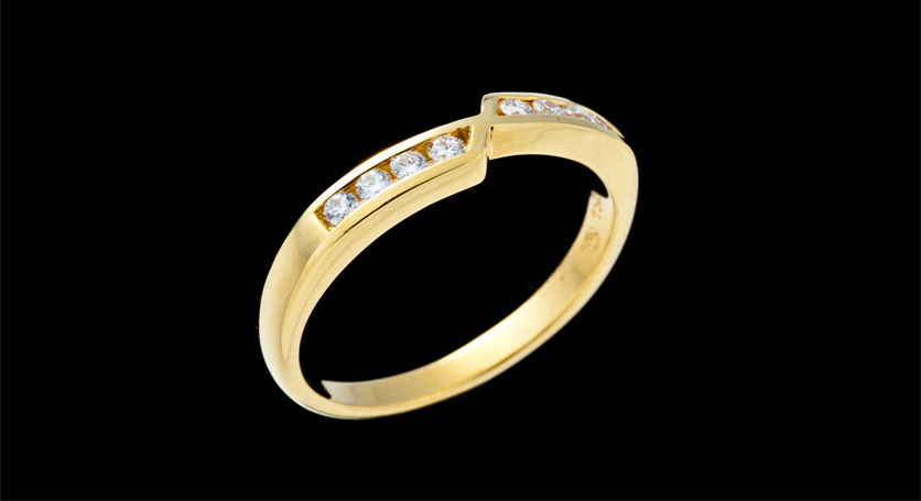 18K Yellow Gold with Diamond Ring