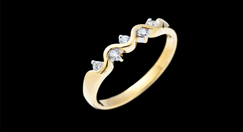 18K Yellow Gold with Diamond Ring