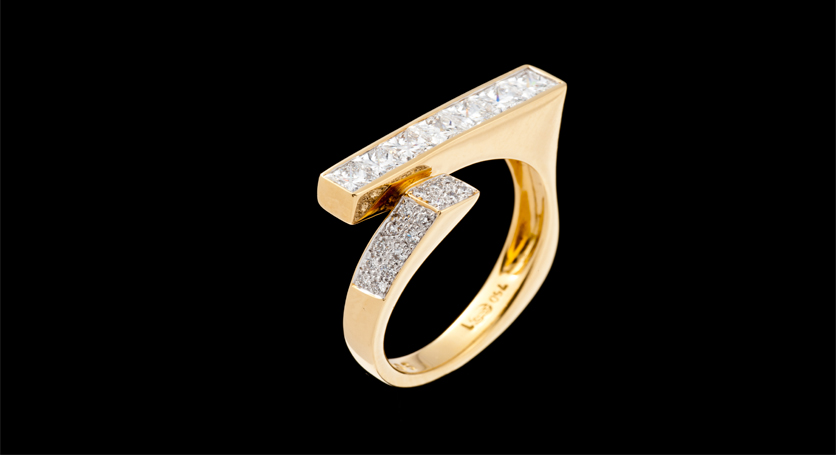 18K Yellow Gold with Diamond Ring