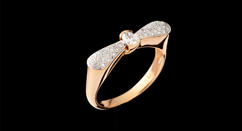 18K Yellow Gold with Diamond Ring