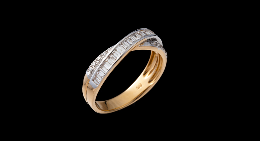 18K Yellow Gold with Diamond Ring