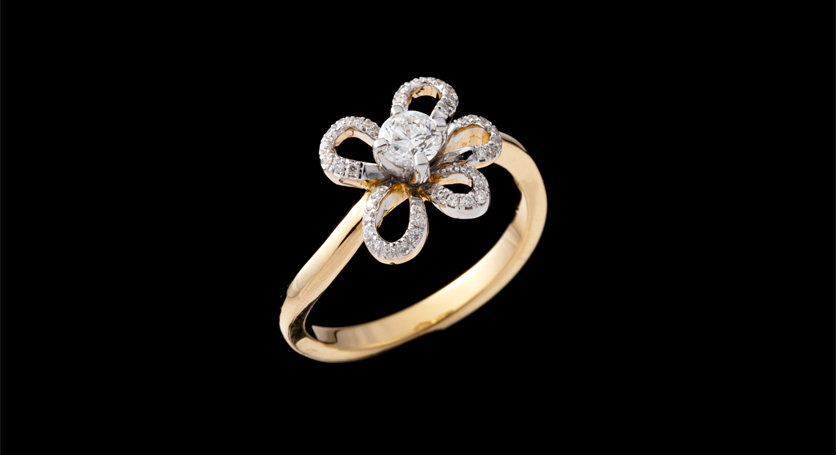 18K Yellow Gold with Diamond Ring