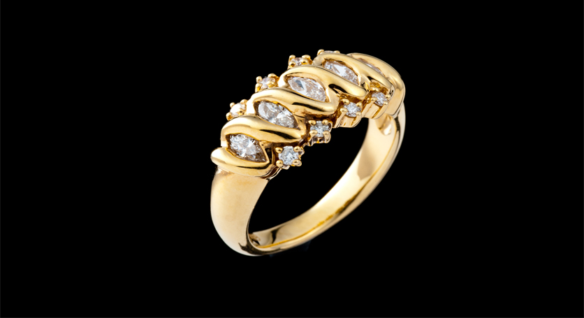 18K Yellow Gold with Diamond Ring