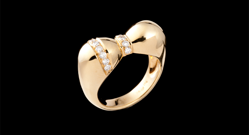 18K Yellow Gold with Diamond Ring
