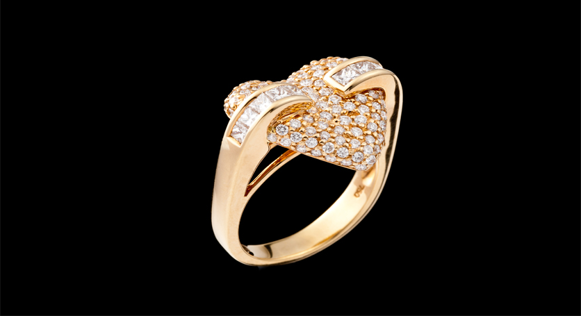 18K Yellow Gold with Diamond Ring