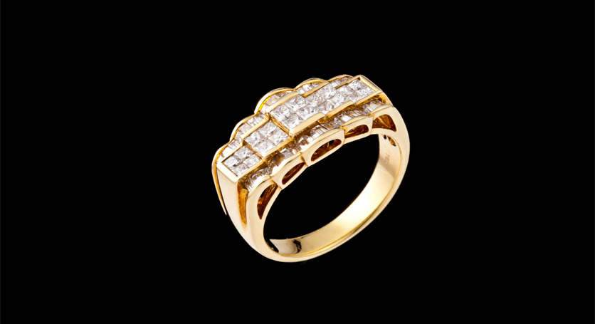 18K Yellow Gold with Diamond Ring