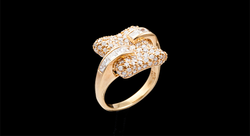 18K Yellow Gold with Diamond Ring