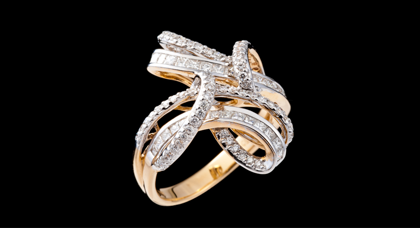 18K Yellow Gold with Diamond Ring