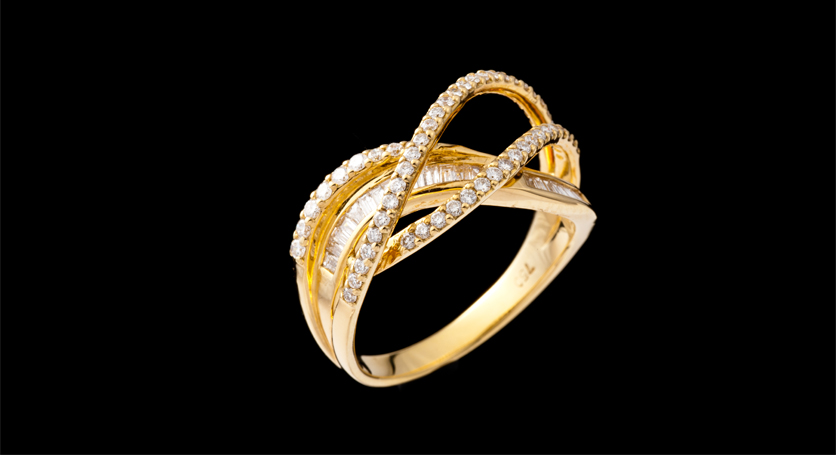 18K Yellow Gold with Diamond Ring