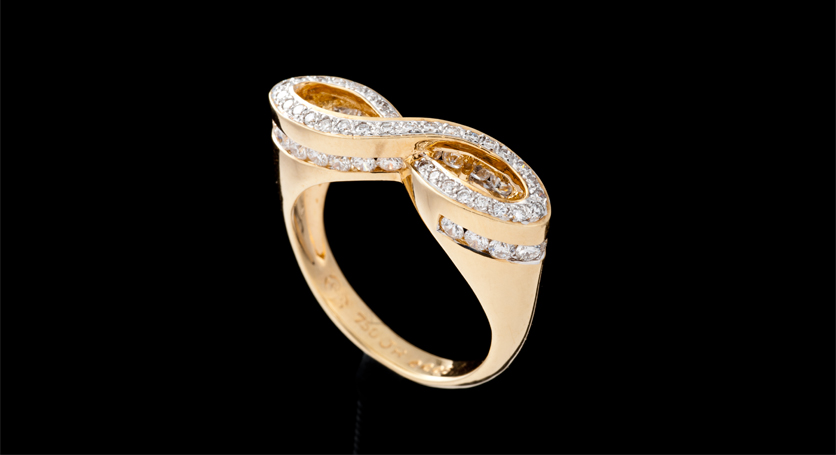 18K Yellow Gold with Diamond Ring