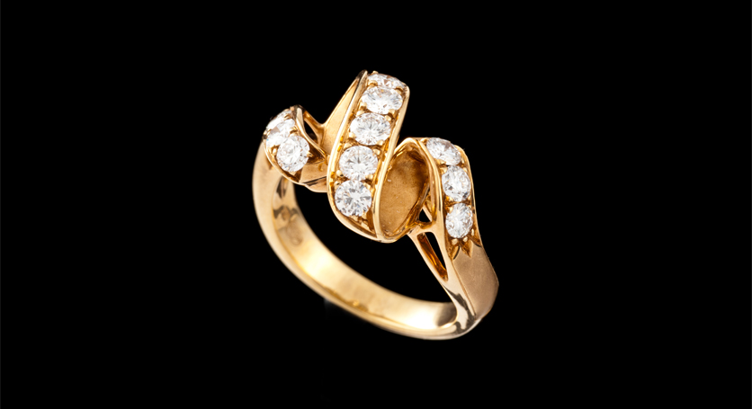 18K Yellow Gold with Diamond Ring