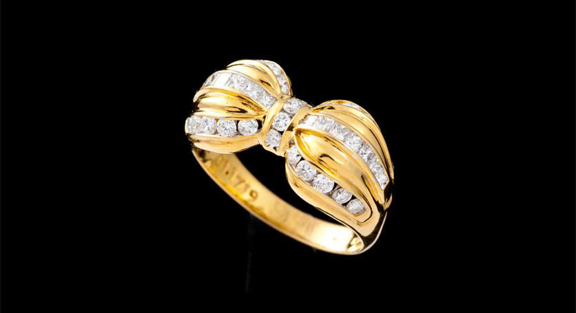 18K Yellow Gold with Diamond Ring