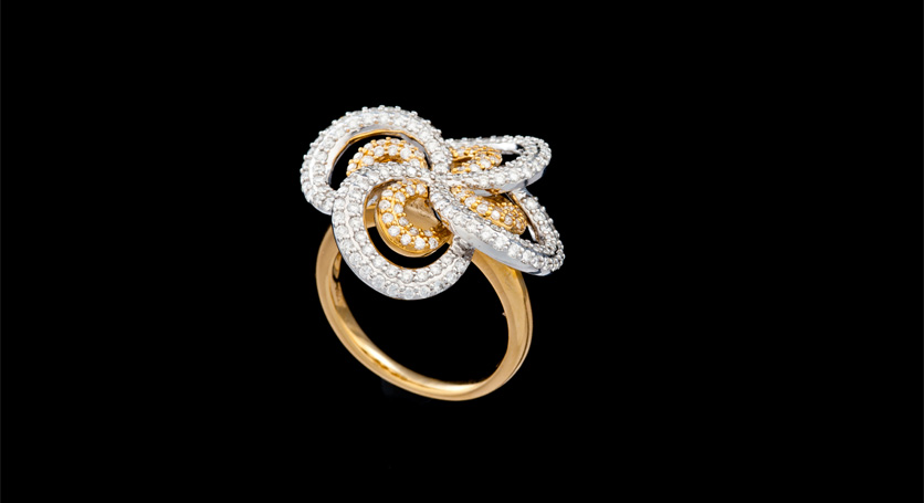 18K White and Yellow Gold with Diamond Ring