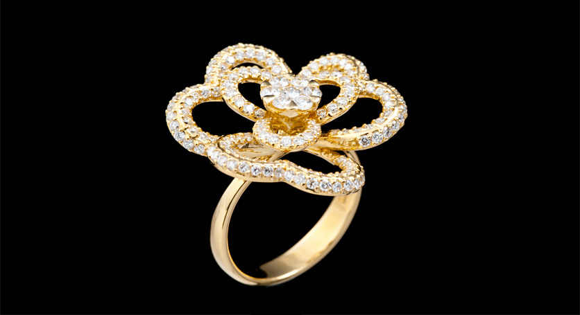 18K Yellow Gold with Diamond Ring